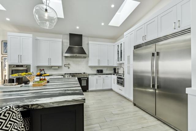 Detail Gallery Image 9 of 46 For 4230 Orchard Ave, San Diego,  CA 92107 - 4 Beds | 4/1 Baths