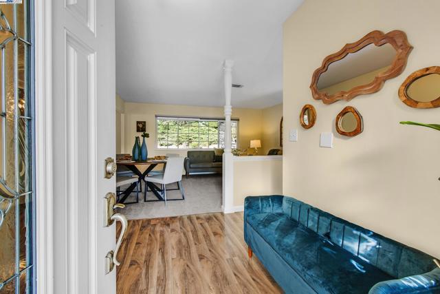 9140 Tangerine St, San Ramon CA: https://media.crmls.org/mediaz/aed93348-9192-4773-a773-98ec8c027cb5.jpg