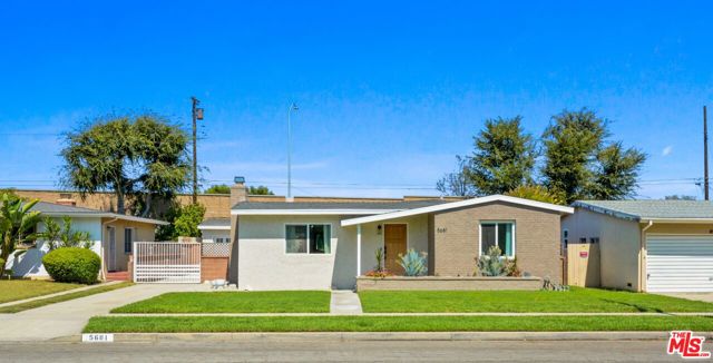 5681 E Vernon Street, Long Beach CA: https://media.crmls.org/mediaz/aed9812e-0274-4e2d-b635-828455a63a52.jpg