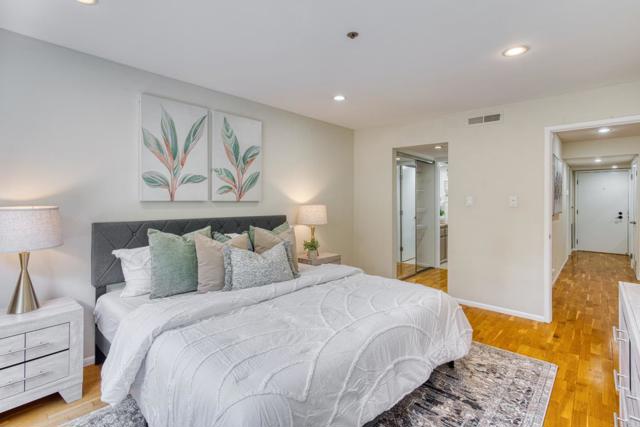 320 Palo Alto Avenue, Palo Alto CA: https://media.crmls.org/mediaz/aeda8c59-461c-428c-a790-3ffde10bdd9c.jpg