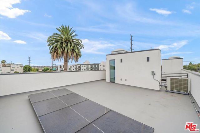 4922 S Centinela Avenue, Los Angeles CA: https://media.crmls.org/mediaz/aedaaa6f-c570-43d5-bfc0-e7921539392d.jpg