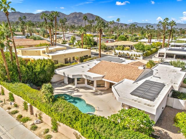 73681 Agave Lane, Palm Desert CA: https://media.crmls.org/mediaz/aedb8d3e-0404-4e17-b441-b95e03a81ed9.jpg