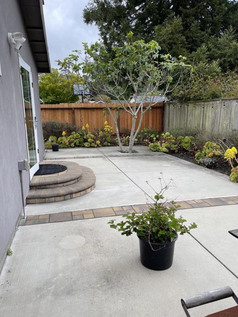 1676 Toledo Court, Pacifica CA: https://media.crmls.org/mediaz/aedc8781-59d1-46c1-a80c-931d286da20e.jpg