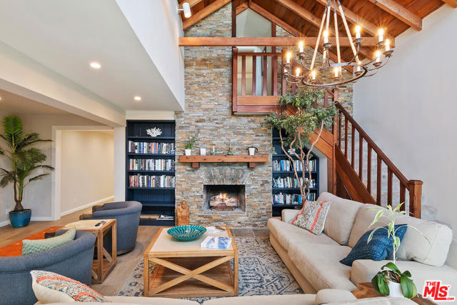 Image 6 of 13 For 23356 Malibu Colony Road