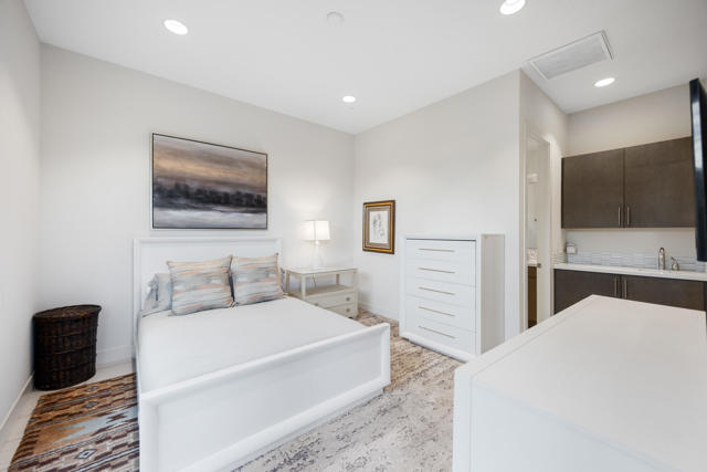 1 Via Merenda, Rancho Mirage CA: https://media.crmls.org/mediaz/aedcc4a2-3704-4e69-9cb7-39f5f32aef90.jpg