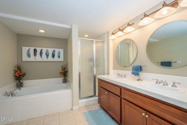 4256 Tradewinds Drive, Oxnard CA: https://media.crmls.org/mediaz/aedcda46-e8f5-4c73-80d8-4ab7510bb299.jpg