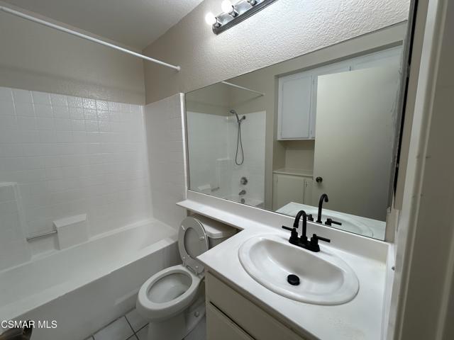 354 Via Colinas, Thousand Oaks CA: https://media.crmls.org/mediaz/aedd2b45-1739-4ea4-91af-58627a349e5a.jpg
