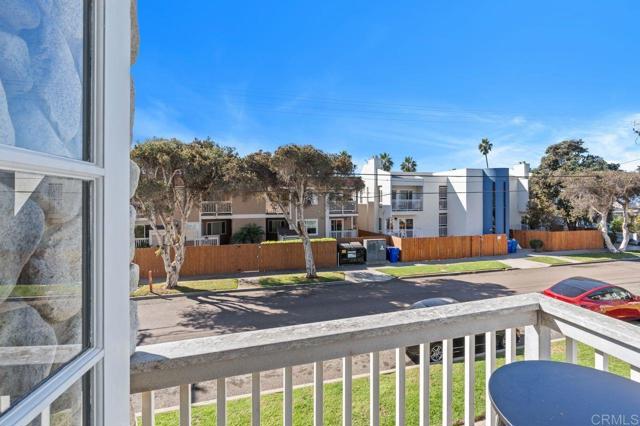 Detail Gallery Image 11 of 33 For 1114 Tait Street #H,  Oceanside,  CA 92054 - 2 Beds | 1/1 Baths