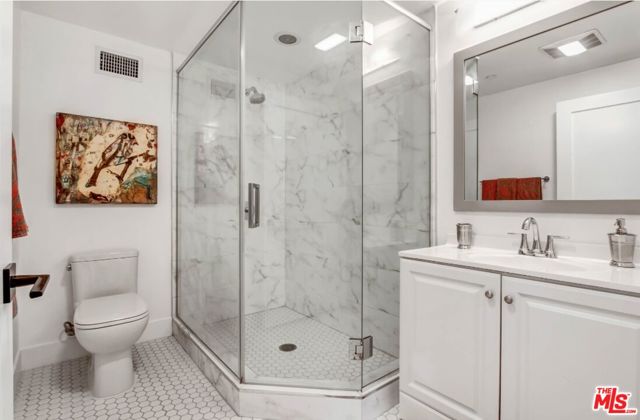1168 S Barrington Avenue, Los Angeles CA: https://media.crmls.org/mediaz/aede36b9-e83b-4cec-aef6-41c82cfab018.jpg