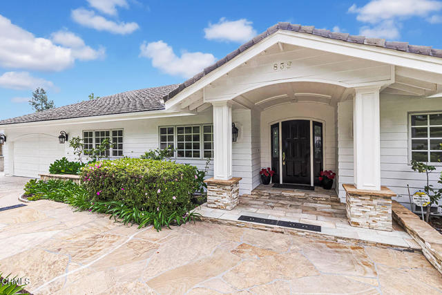 Detail Gallery Image 4 of 30 For 832 Valley Crest St, La Canada Flintridge,  CA 91011 - 5 Beds | 5/1 Baths