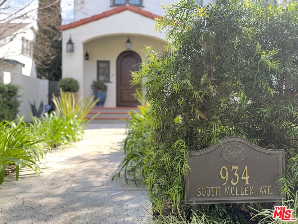 https://media.crmls.org/mediaz/aede4c4c-788b-4f0e-8475-ba470c07af4c.jpg?preset=X-Large