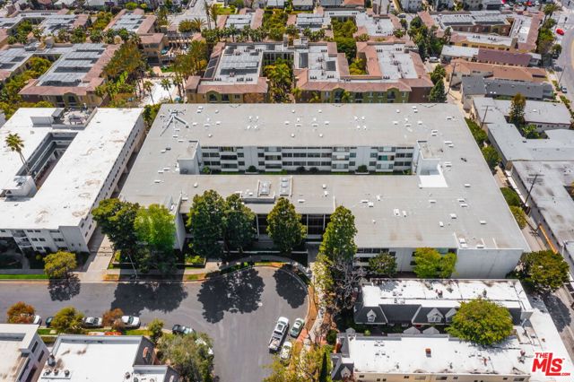 8701 Delgany Avenue, Playa del Rey CA: https://media.crmls.org/mediaz/aedf2ff6-e624-4e04-b46e-97d0e018258d.jpg