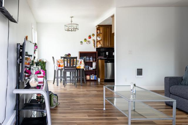 Detail Gallery Image 3 of 14 For 4161 Winona Ave #10,  San Diego,  CA 92105 - 2 Beds | 2 Baths