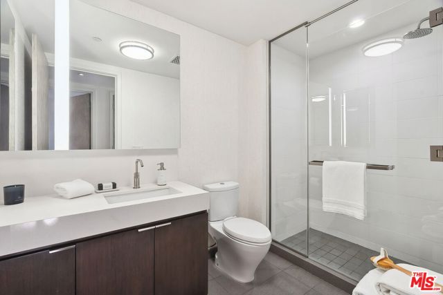 1755 Ocean Avenue, Santa Monica CA: https://media.crmls.org/mediaz/aedfe926-5f6b-45d7-8640-d28a523335ff.jpg