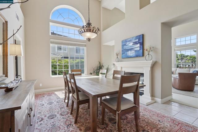 132 Victoria Pl, Danville CA: https://media.crmls.org/mediaz/aee0030c-2463-42f5-a44d-2cff65f4b32f.jpg