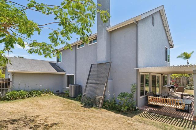 946 Carriage Drive, San Marcos CA: https://media.crmls.org/mediaz/aee02dc2-0f30-4ac5-b957-5fb2d10aae7a.jpg