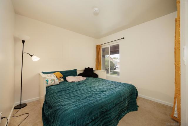 10835 Grand Fork Dr, Santee CA: https://media.crmls.org/mediaz/aee076d6-55e3-4c86-9624-ecbad0c8669b.jpg