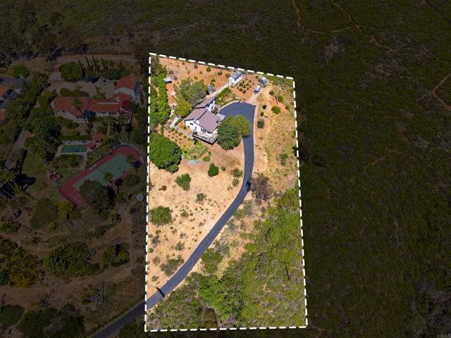 20790 Fortuna Del Norte, Escondido CA: https://media.crmls.org/mediaz/aee1da36-292d-4984-8081-7ecb402bc9d2.jpg