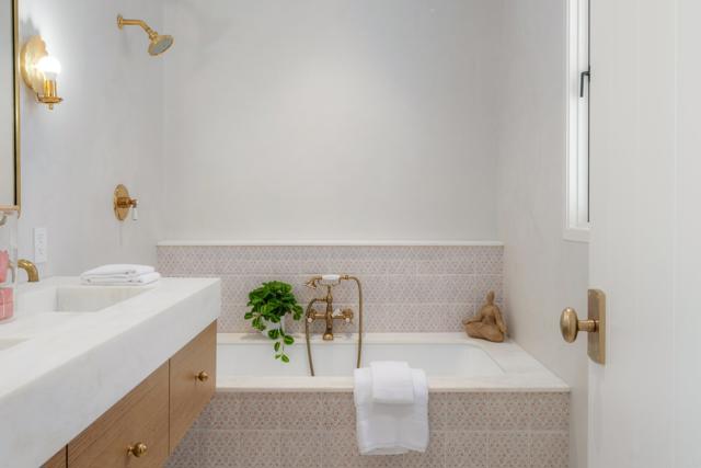 6260 Waverly Avenue, La Jolla CA: https://media.crmls.org/mediaz/aee368ce-87e5-4c80-808d-bb83eaa113ef.jpg