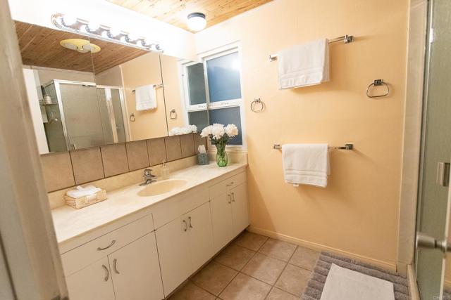 3216 Fair Oaks Ln, Spring Valley CA: https://media.crmls.org/mediaz/aee3e790-cf1b-41bc-bc43-23a465702505.jpg