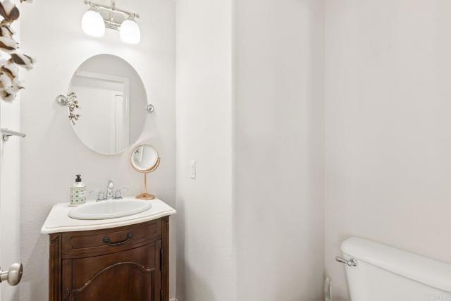 Detail Gallery Image 10 of 30 For 814 Sierra Verde, Vista,  CA 92084 - 4 Beds | 2/1 Baths