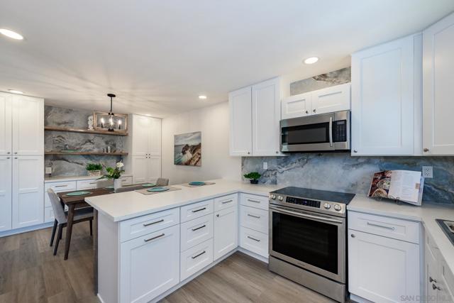 9832 Caminito Cuadro, San Diego CA: https://media.crmls.org/mediaz/aee45551-54f0-4f97-8e85-47ed3eef662a.jpg