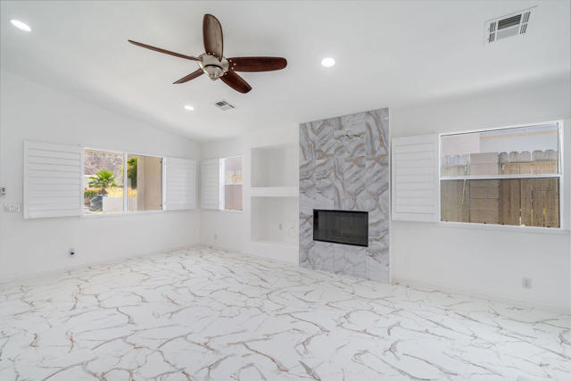 53045 Avenida Obregon, La Quinta CA: https://media.crmls.org/mediaz/aee481e1-c27b-4189-93a4-4b83cc08236d.jpg