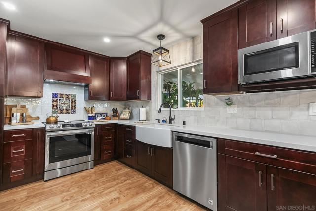 7783 Blue Lake Dr, San Diego CA: https://media.crmls.org/mediaz/aee4f6d0-36e2-4e1b-9949-ba3d48565aa8.jpg