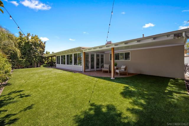 17268 Bernardo Oaks Dr, San Diego CA: https://media.crmls.org/mediaz/aee5aac3-39c6-4803-9736-3c77c4b7170c.jpg