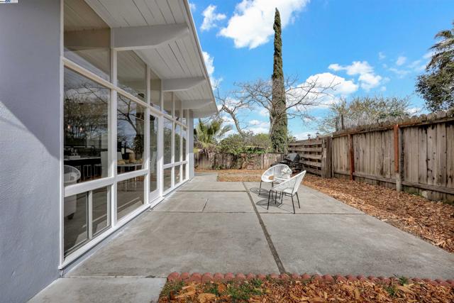 1167 Temple Dr, Pacheco CA: https://media.crmls.org/mediaz/aee62e48-76b9-4710-89e4-c15eb327bfff.jpg