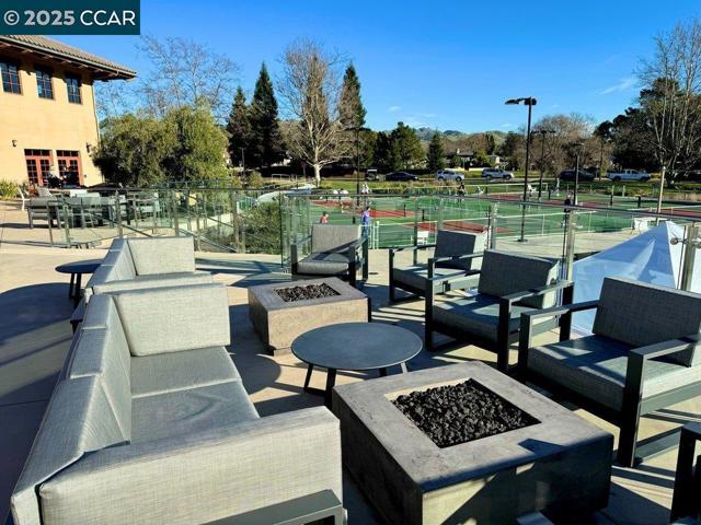 1716 Saint Andrews Drive, Moraga CA: https://media.crmls.org/mediaz/aee64ad4-928a-4e90-99f0-4a6b776fc6de.jpg