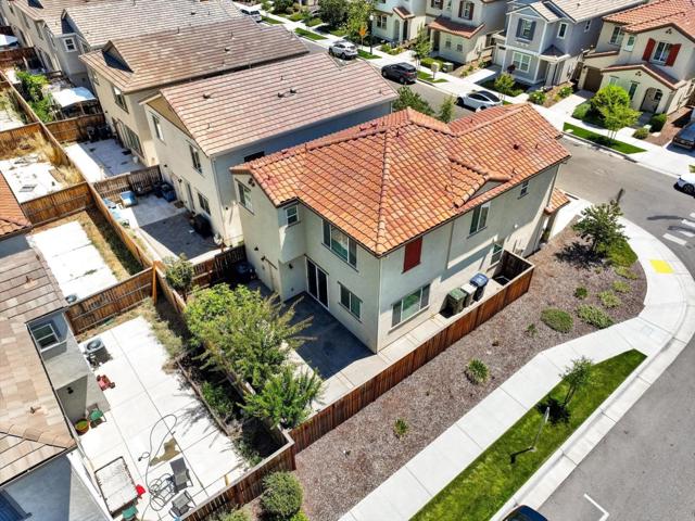 2466 Buzz Aldrin Way, Sacramento CA: https://media.crmls.org/mediaz/aee72ed7-fe16-4f49-b28e-6cbe3e92eb2a.jpg