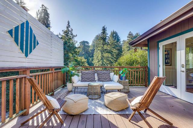 851 Burns Avenue, Aptos CA: https://media.crmls.org/mediaz/aee789b9-746e-4183-bb10-94362532006d.jpg
