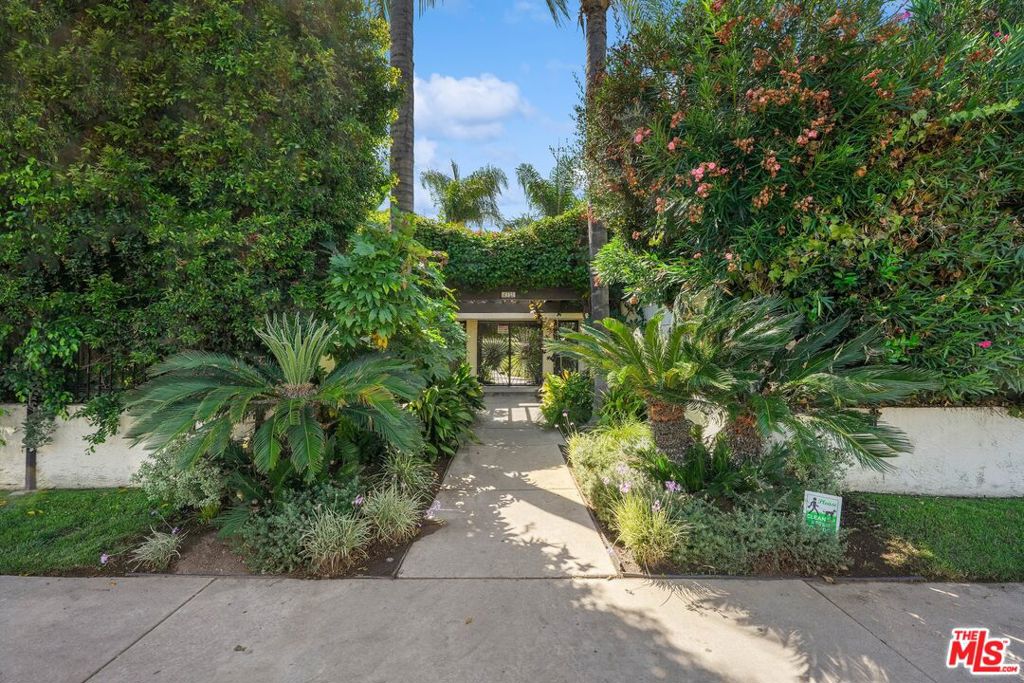 4321 Matilija Avenue 25, Sherman Oaks, CA 91423