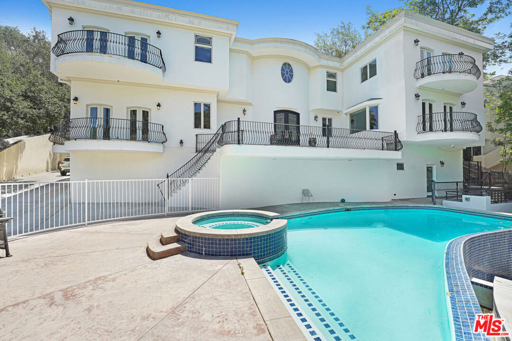 4156 Sunswept Drive
