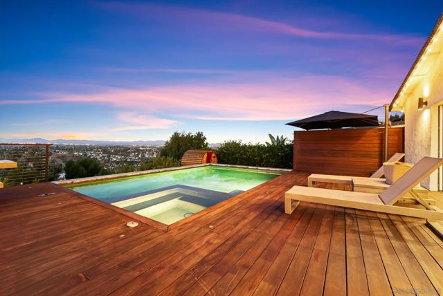 5745 Soledad Mountain Road, La Jolla CA: https://media.crmls.org/mediaz/aee8c87a-cf2c-4a8e-a4da-a9628730ec31.jpg