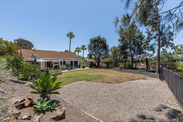 Detail Gallery Image 35 of 54 For 819 Corte Merano, Escondido,  CA 92026 - 3 Beds | 2 Baths