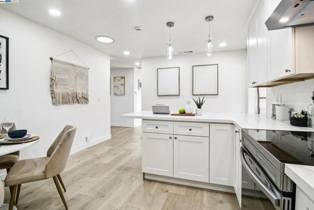 35593 Cleremont Dr, Newark CA: https://media.crmls.org/mediaz/aee8e228-d6d3-4e4d-b35d-47b2ccb703fb.jpg