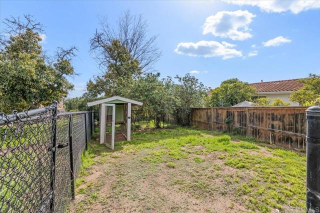 1420 Idaho Ave, Escondido CA: https://media.crmls.org/mediaz/aee930fc-4a99-4900-a18d-c1c7089226c4.jpg
