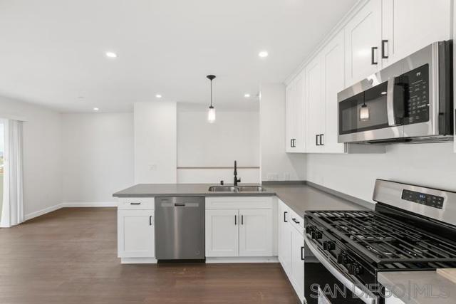 721 27 E 22nd St, National City CA: https://media.crmls.org/mediaz/aee9716f-5da4-4f00-8d60-f9c86d8a1a5b.jpg