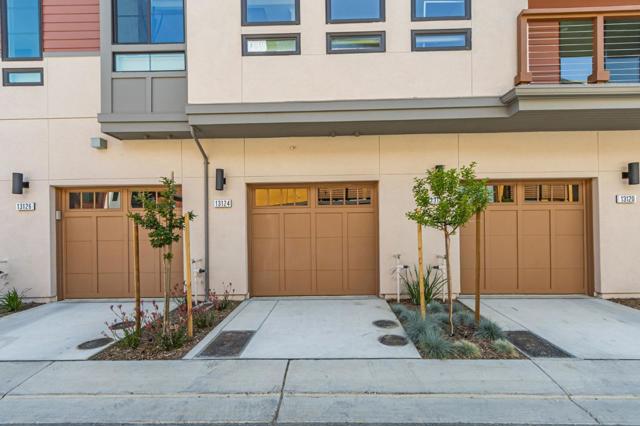 13124 Sepulveda Circle, Los Gatos CA: https://media.crmls.org/mediaz/aee9aca4-05e9-4dca-a049-001e4703a894.jpg