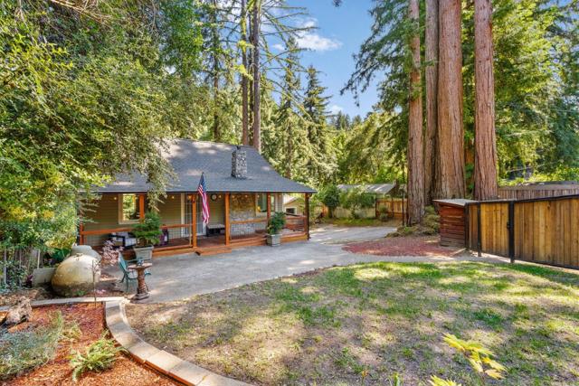 13896 Bear Creek Road, Boulder Creek CA: https://media.crmls.org/mediaz/aee9f2a5-5c6d-4286-b9fe-d66ea7459d48.jpg