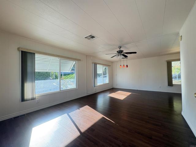 Detail Gallery Image 17 of 58 For 1490 S Orange Ave #127,  El Cajon,  CA 92020 - 2 Beds | 2 Baths