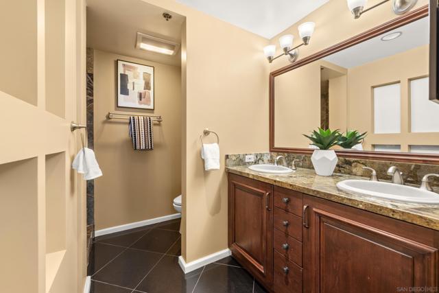 200 Harbor Dr, San Diego CA: https://media.crmls.org/mediaz/aeeb6b9f-de4e-4194-a433-c65c81b49a9b.jpg