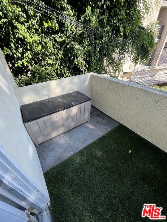 4187 Arch Drive, Studio City CA: https://media.crmls.org/mediaz/aeebb2a2-64ea-407c-9e61-b8d4a42f0c09.jpg