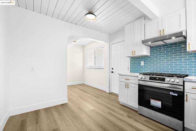716 Williams Dr, Richmond CA: https://media.crmls.org/mediaz/aeec4280-1d9e-47f7-bcef-6a4f4c356f88.jpg
