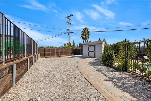 1131 Mary St, El Cajon CA: https://media.crmls.org/mediaz/aeec52fe-172b-405d-b5d7-106b07efd36b.jpg
