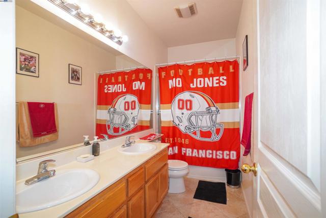 5018 Southport Ct, Antioch CA: https://media.crmls.org/mediaz/aeed0f96-d892-4b85-82a8-440e66960607.jpg