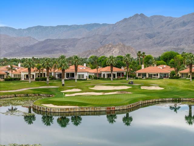 55208 Big, La Quinta CA: https://media.crmls.org/mediaz/aeed18fe-b458-48c0-abca-b52fceeb41e9.jpg