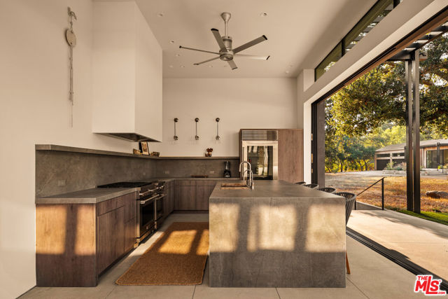 1225 Shippee Lane, Ojai CA: https://media.crmls.org/mediaz/aeee36b9-a75c-427e-9058-47f5086aa8f0.jpg
